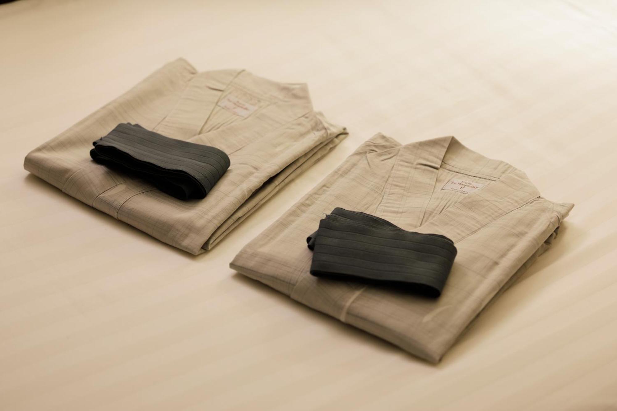 Kanazawa Hakuchoro Hotel Sanraku -Natural Hot Spring- Exterior foto A pair of folded trousers