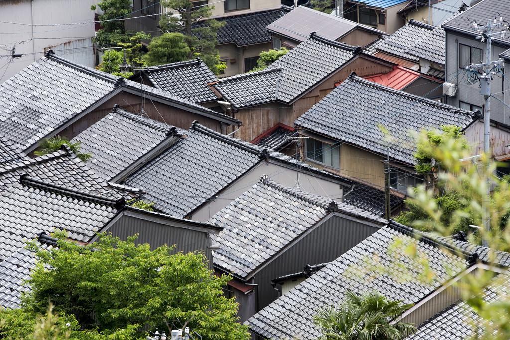 Kanazawa Hakuchoro Hotel Sanraku -Natural Hot Spring- Exterior foto Traditional Japanese roofs